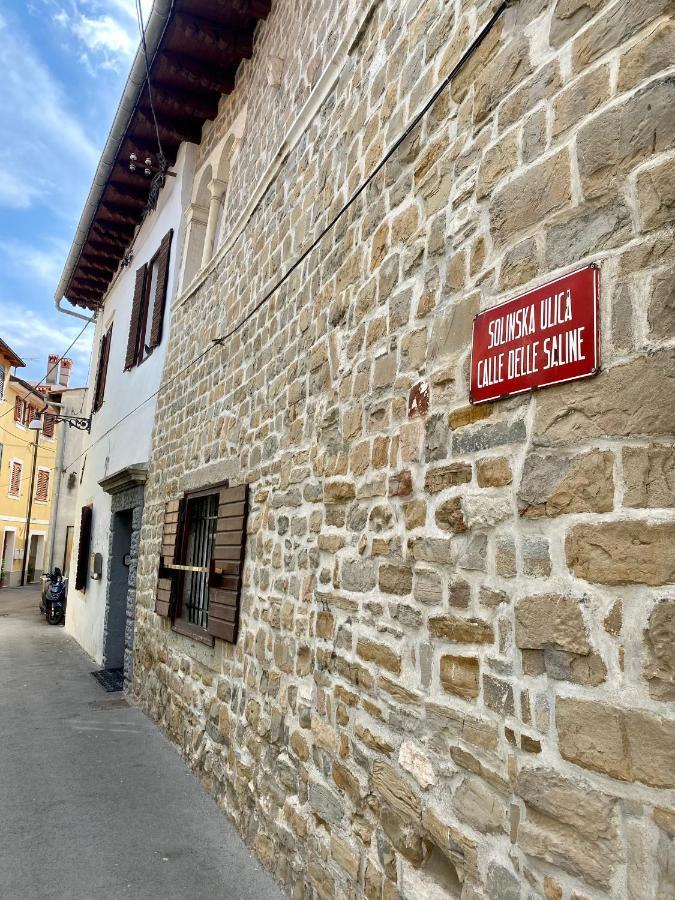 Old Court Koper Hostel Buitenkant foto